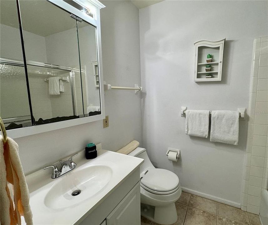 For Rent: $4,500 (3 beds, 1 baths, 1240 Square Feet)