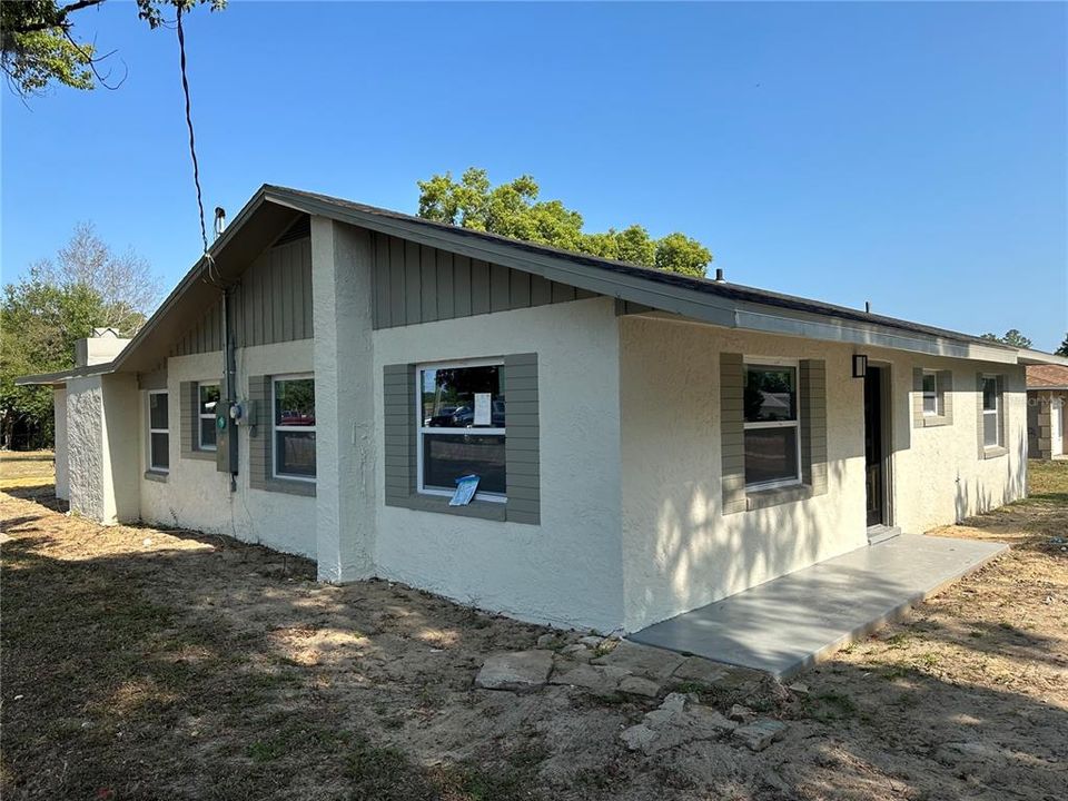 Active With Contract: $294,500 (4 beds, 2 baths, 1604 Square Feet)