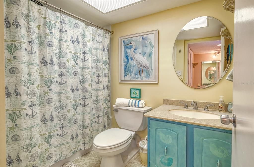 待售: $425,000 (1 贝兹, 1 浴室, 1060 平方英尺)