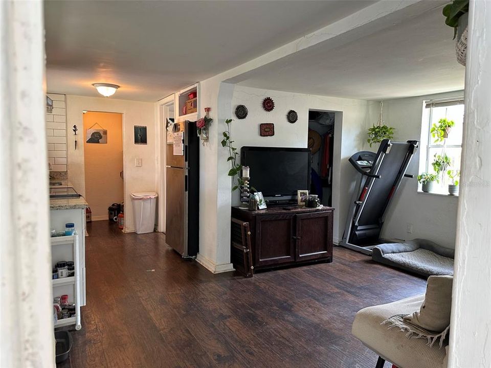 Recently Rented: $1,450 (1 beds, 1 baths, 1190 Square Feet)
