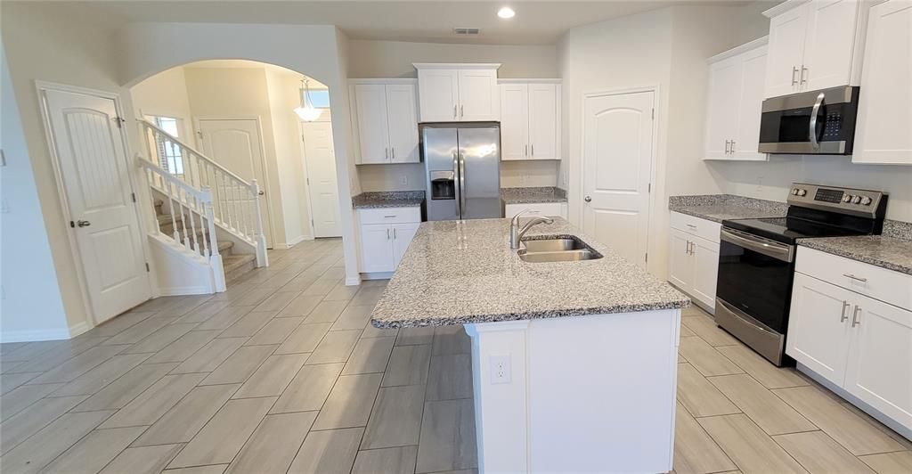 Recently Rented: $2,840 (3 beds, 2 baths, 2170 Square Feet)