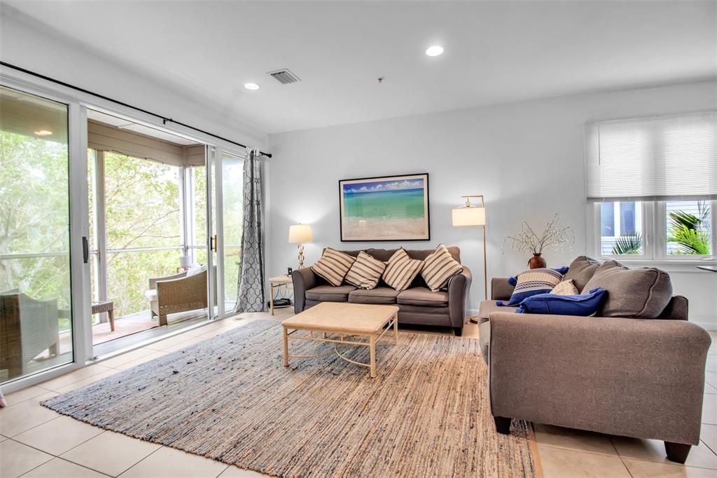 Active With Contract: $670,000 (2 beds, 2 baths, 1440 Square Feet)