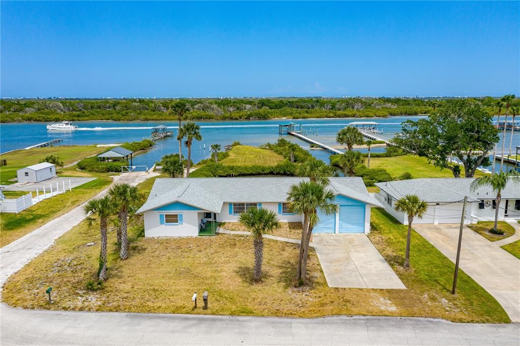 Active With Contract: $950,000 (3 beds, 2 baths, 1642 Square Feet)