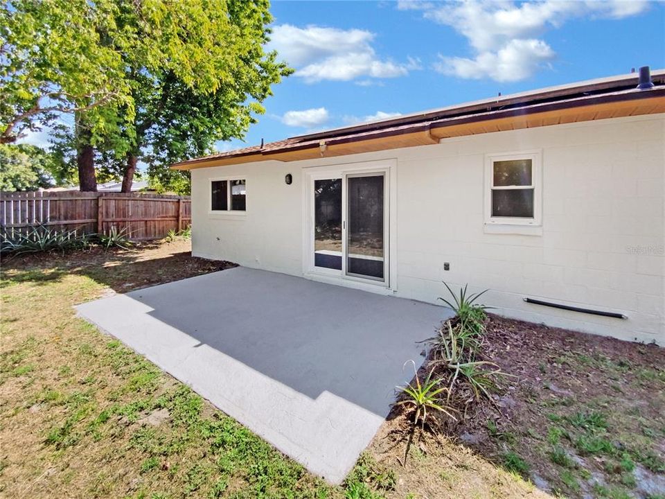 Active With Contract: $352,000 (4 beds, 2 baths, 1340 Square Feet)