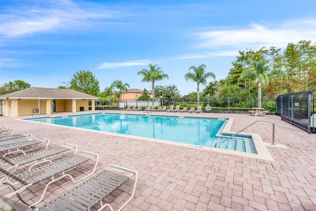 In an ideal East Orlando location, Waterford Trails offers a host of nice amenities – basketball and tennis courts, community pool, playground, plus a covered picnic area!