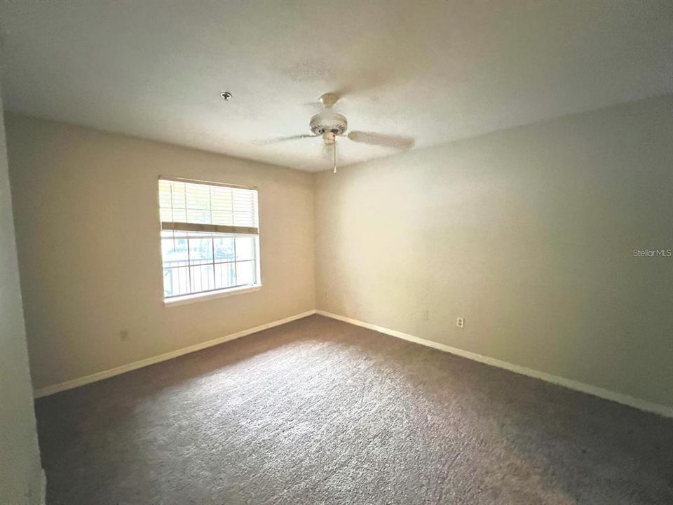 Active With Contract: $165,000 (1 beds, 1 baths, 678 Square Feet)