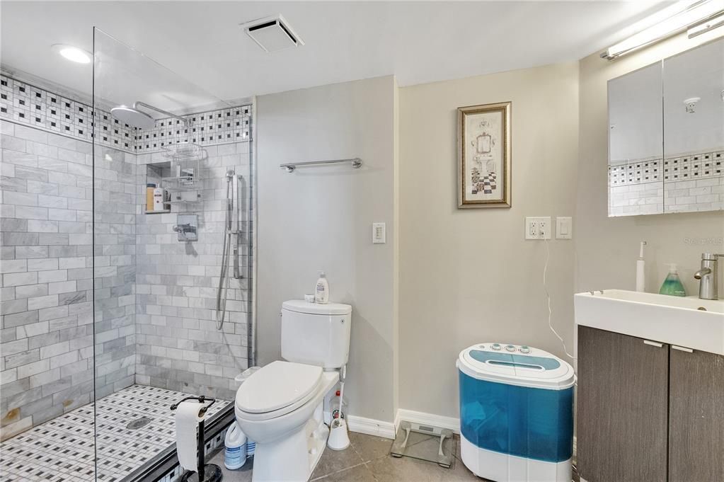 For Sale: $399,500 (2 beds, 2 baths, 1189 Square Feet)