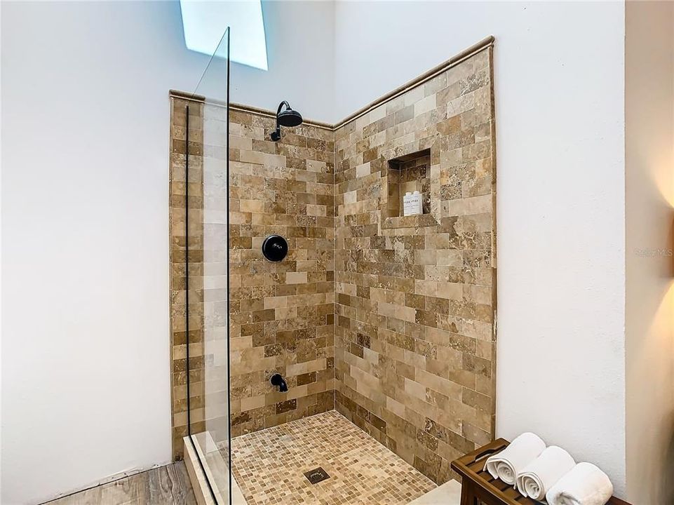 待售: $590,000 (3 贝兹, 3 浴室, 2065 平方英尺)