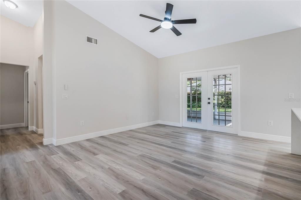 Active With Contract: $369,900 (3 beds, 2 baths, 1799 Square Feet)