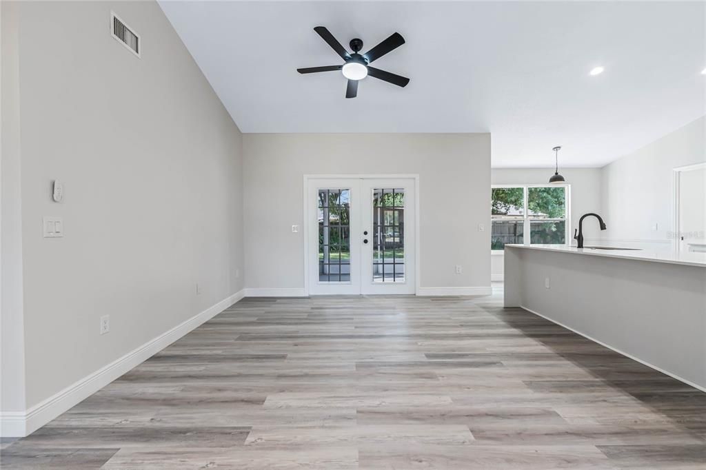 Active With Contract: $369,900 (3 beds, 2 baths, 1799 Square Feet)