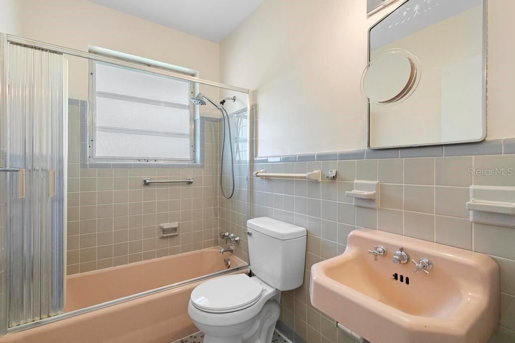 Недавно арендовано: $2,200 (4 спален, 2 ванн, 1400 Квадратных фут)
