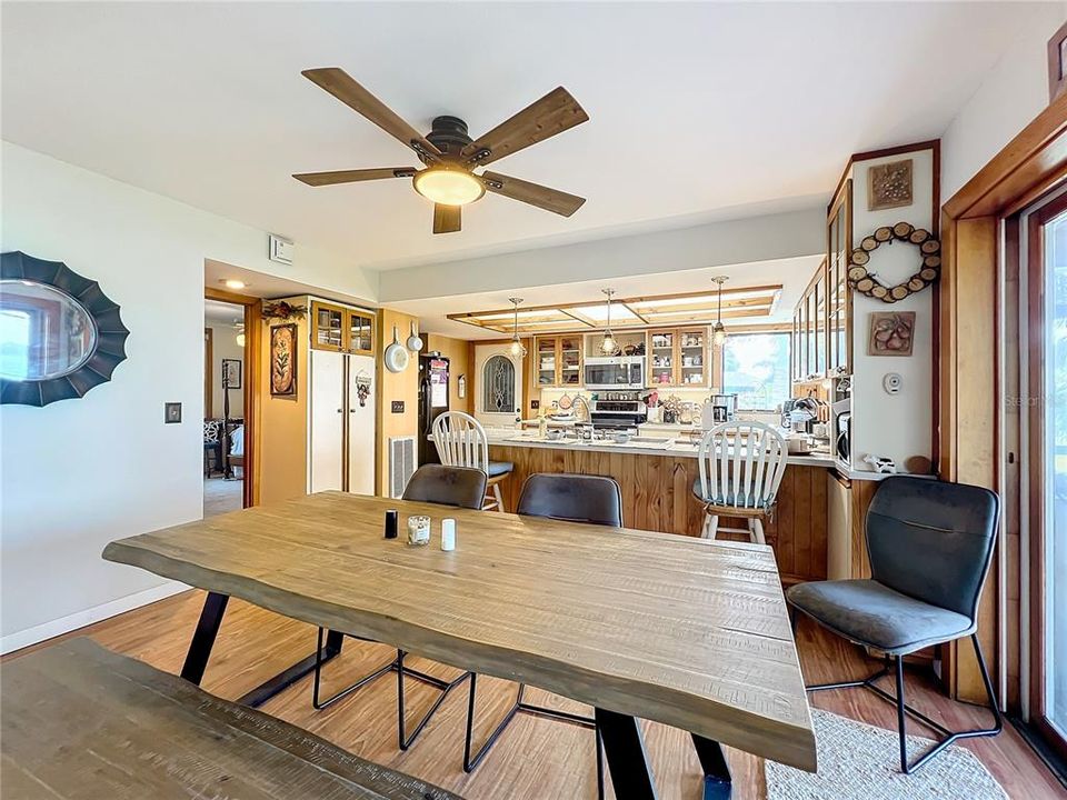 For Sale: $525,000 (2 beds, 2 baths, 1828 Square Feet)