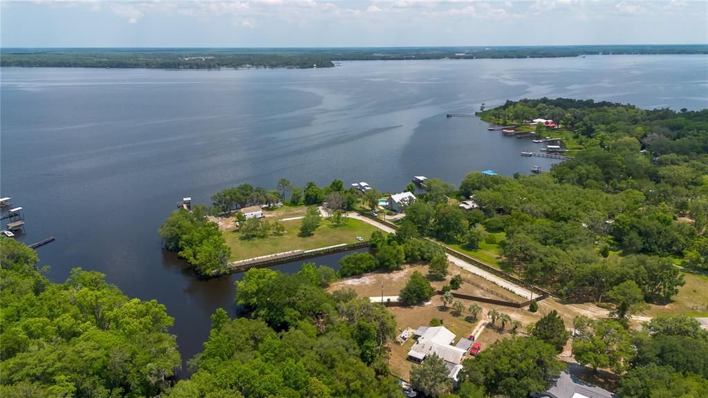 Vendido Recientemente: $995,000 (4.42 acres)