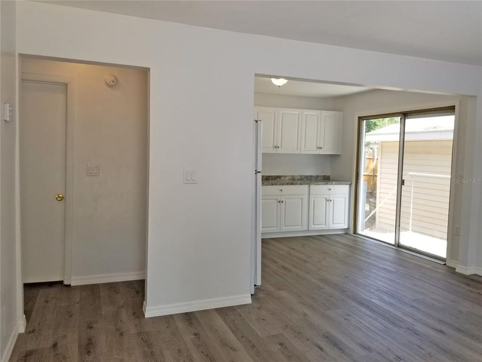 For Rent: $1,450 (2 beds, 1 baths, 560 Square Feet)