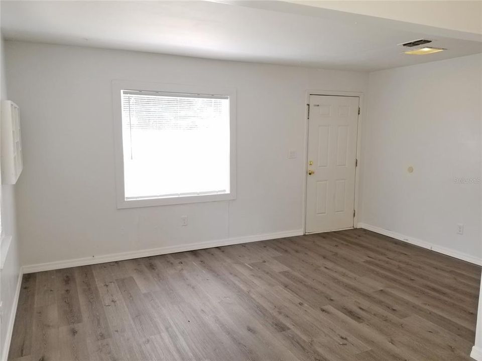 For Rent: $1,450 (2 beds, 1 baths, 560 Square Feet)