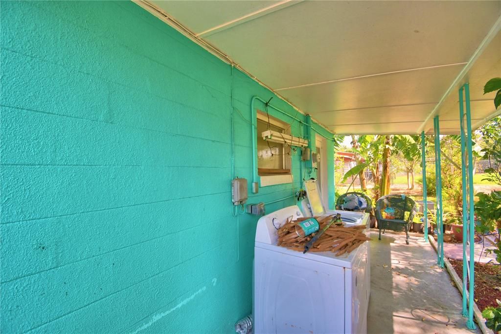 For Sale: $185,000 (3 beds, 2 baths, 1075 Square Feet)