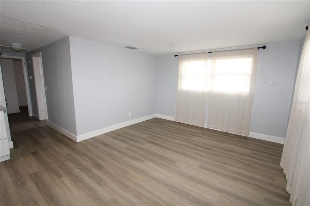 Active With Contract: $175,000 (3 beds, 1 baths, 1050 Square Feet)