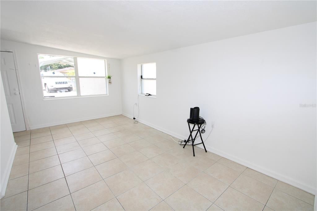 Active With Contract: $175,000 (3 beds, 1 baths, 1050 Square Feet)