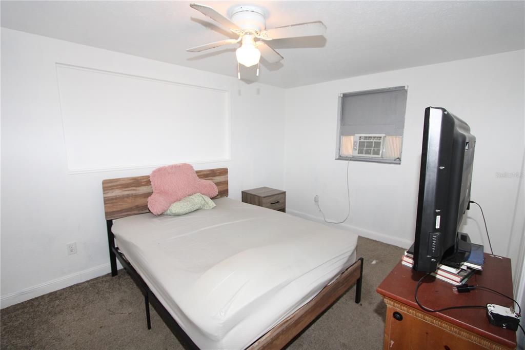 Active With Contract: $175,000 (3 beds, 1 baths, 1050 Square Feet)