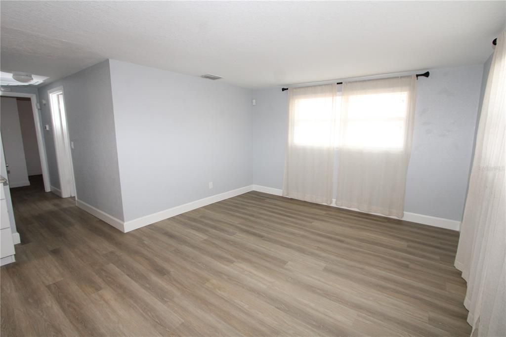 Active With Contract: $175,000 (3 beds, 1 baths, 1050 Square Feet)