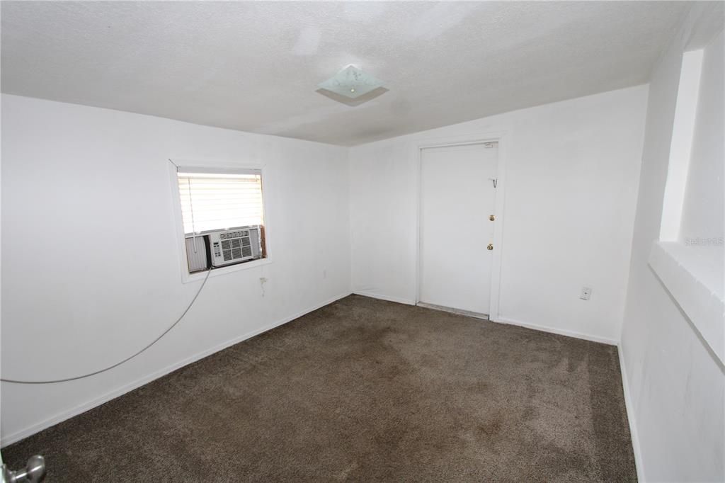 Active With Contract: $175,000 (3 beds, 1 baths, 1050 Square Feet)