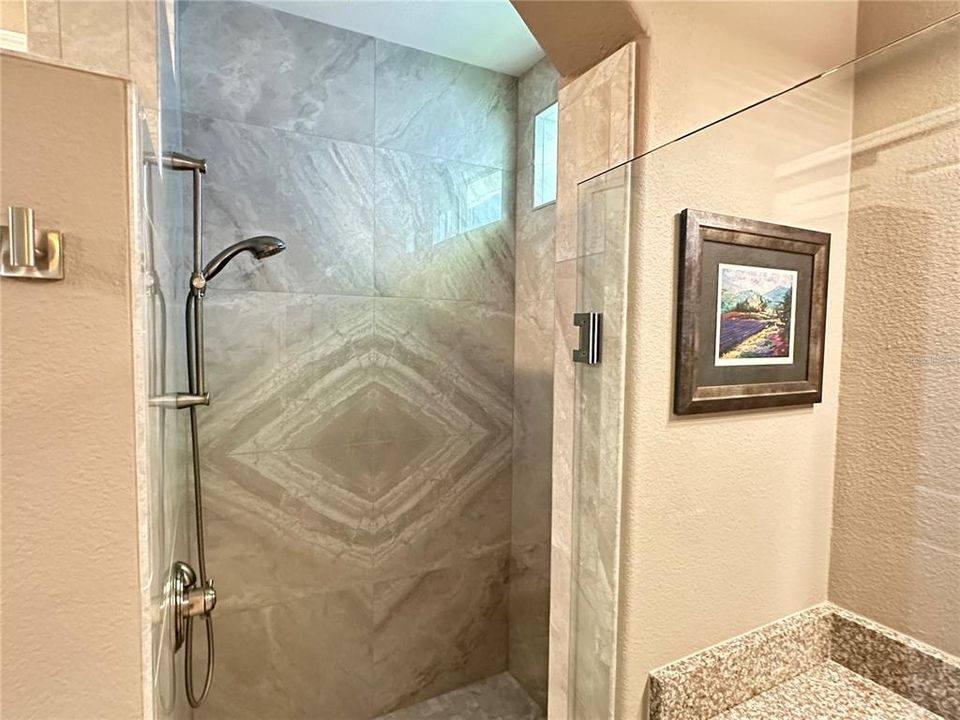 待售: $470,000 (2 贝兹, 2 浴室, 1925 平方英尺)