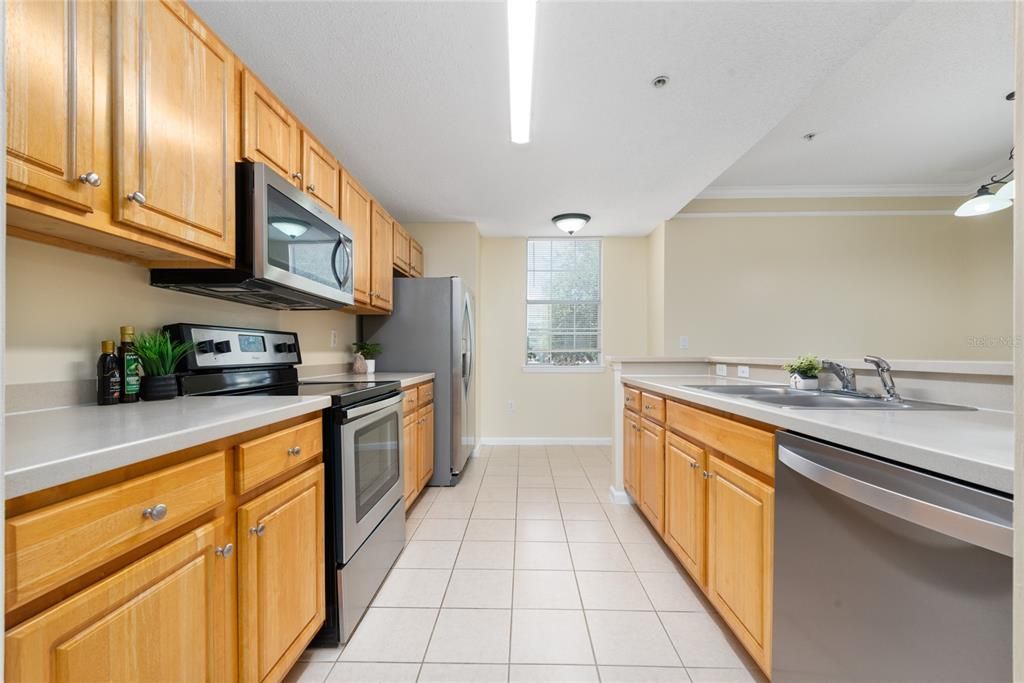 Active With Contract: $2,395 (3 beds, 3 baths, 1512 Square Feet)