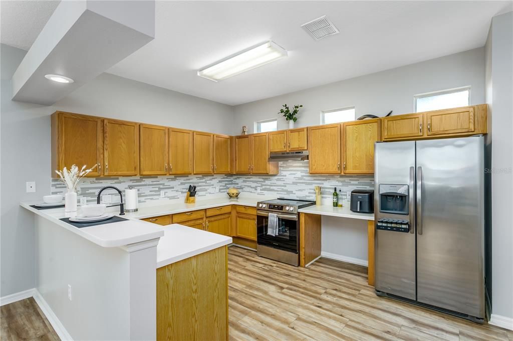 For Sale: $349,900 (2 beds, 2 baths, 1606 Square Feet)