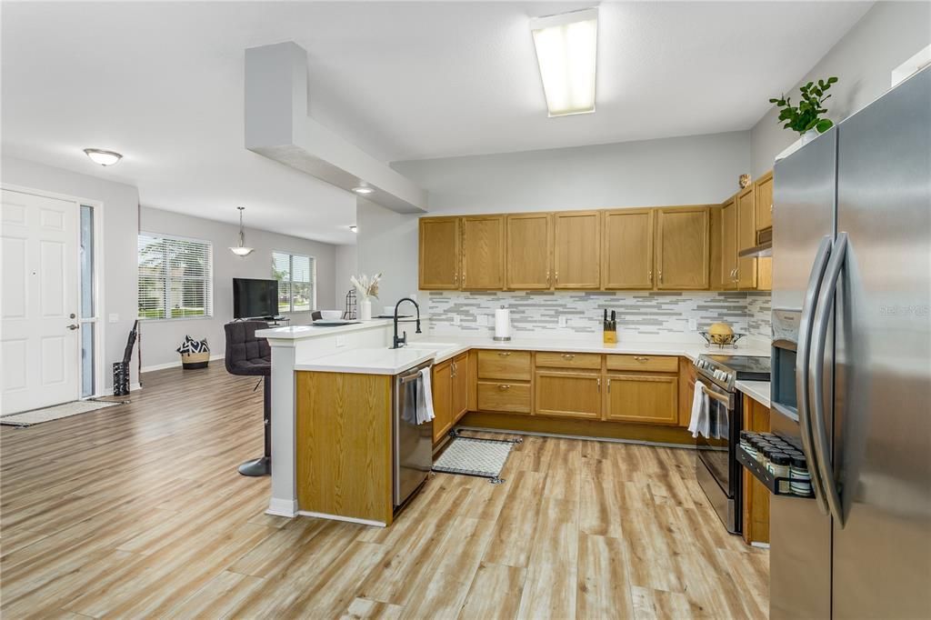 For Sale: $349,900 (2 beds, 2 baths, 1606 Square Feet)