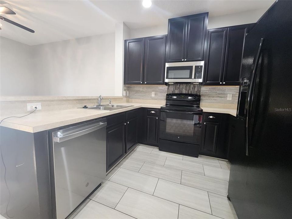 For Rent: $2,100 (2 beds, 2 baths, 1240 Square Feet)