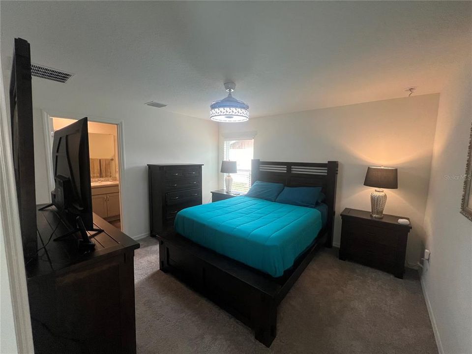For Sale: $299,895 (3 beds, 2 baths, 1284 Square Feet)