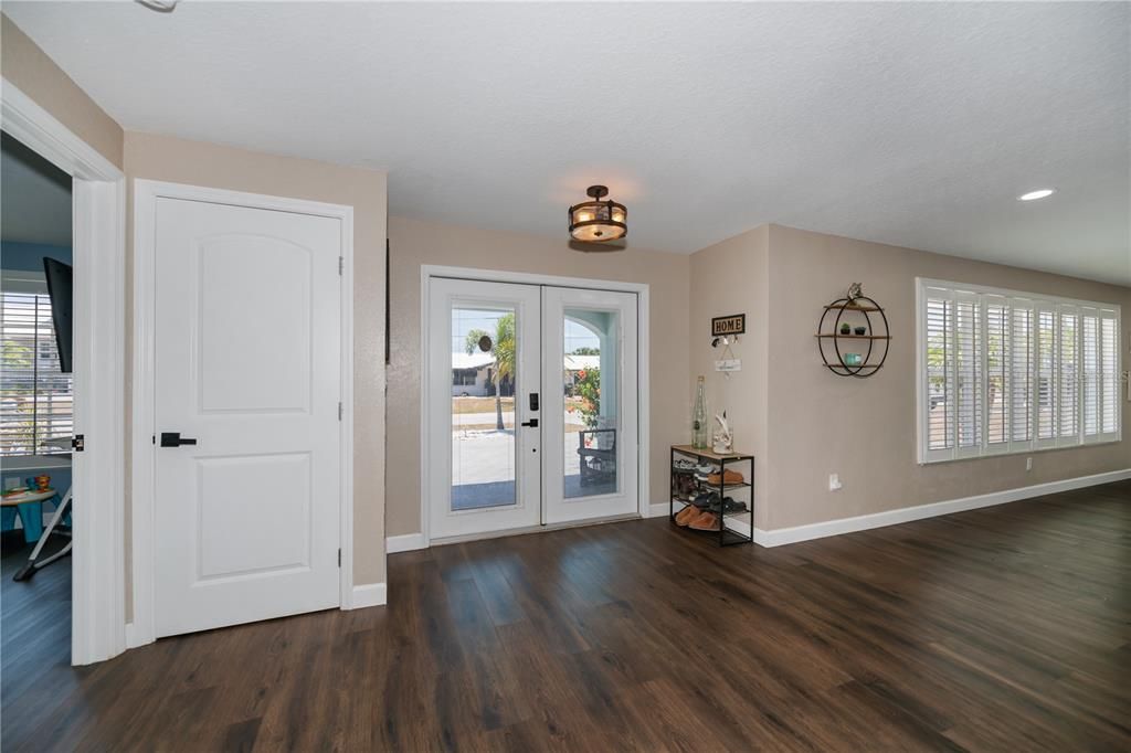 Recently Sold: $999,900 (3 beds, 2 baths, 2601 Square Feet)