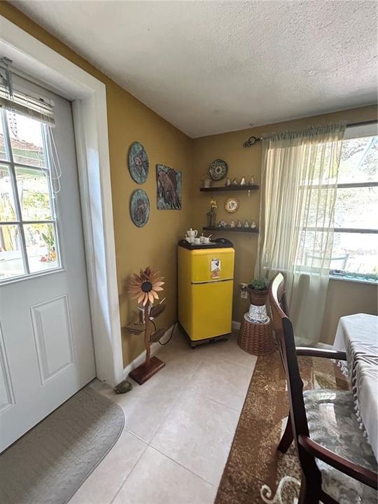 Recently Sold: $260,000 (3 beds, 2 baths, 1217 Square Feet)