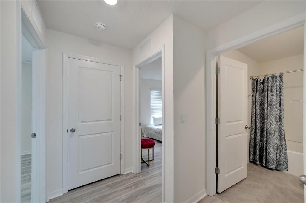For Sale: $325,000 (3 beds, 2 baths, 1516 Square Feet)