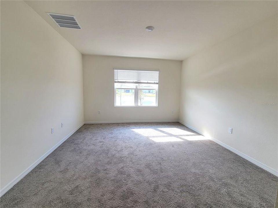 Active With Contract: $2,150 (3 beds, 2 baths, 1672 Square Feet)