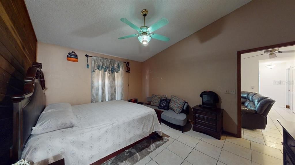 For Sale: $349,995 (3 beds, 2 baths, 1308 Square Feet)