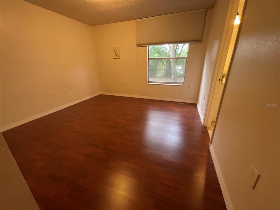 For Sale: $175,000 (2 beds, 2 baths, 969 Square Feet)