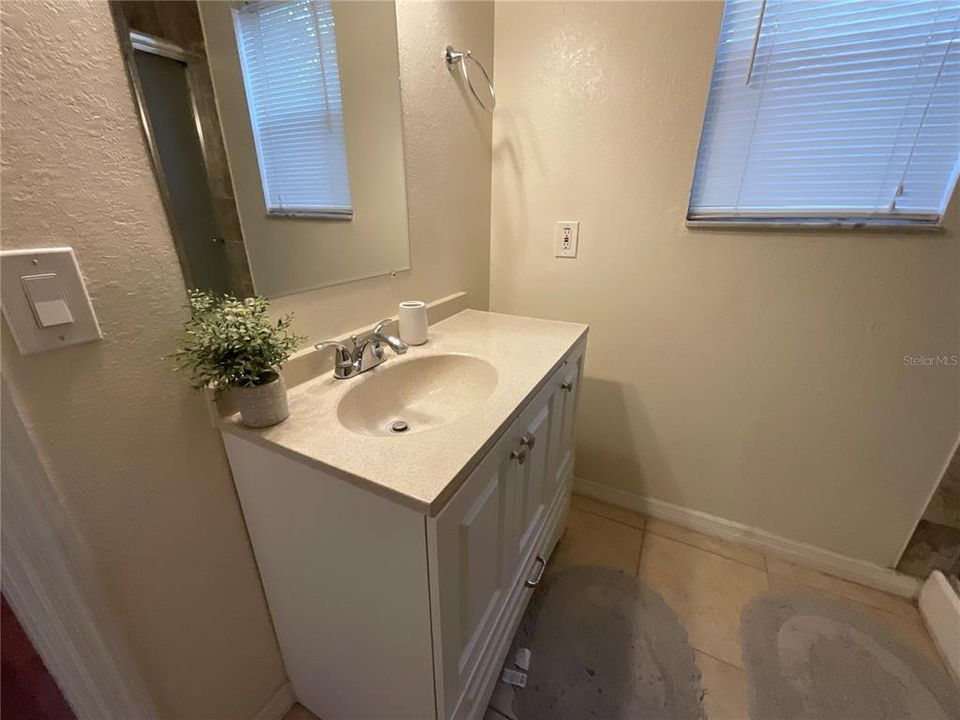 For Sale: $175,000 (2 beds, 2 baths, 969 Square Feet)