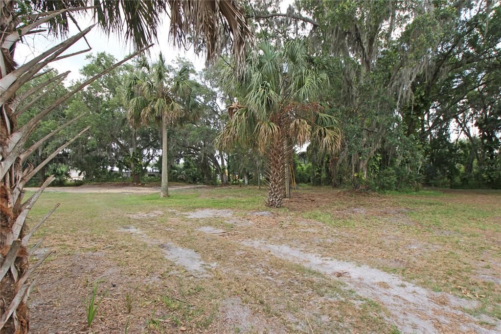 Vendido Recientemente: $140,000 (1.82 acres)