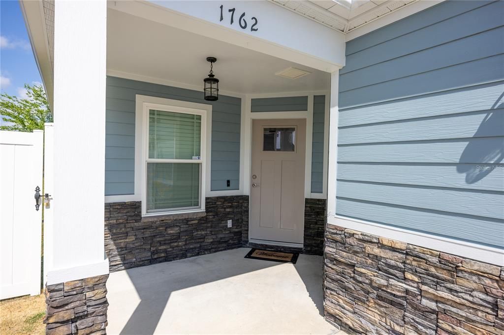 Active With Contract: $289,900 (2 beds, 2 baths, 1269 Square Feet)
