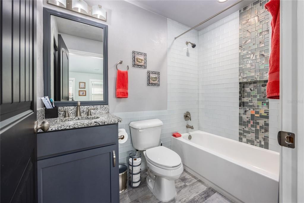 Active With Contract: $289,900 (2 beds, 2 baths, 1269 Square Feet)