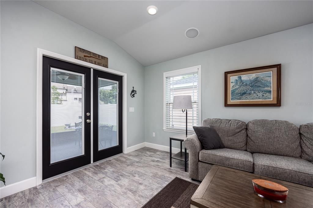 Active With Contract: $289,900 (2 beds, 2 baths, 1269 Square Feet)