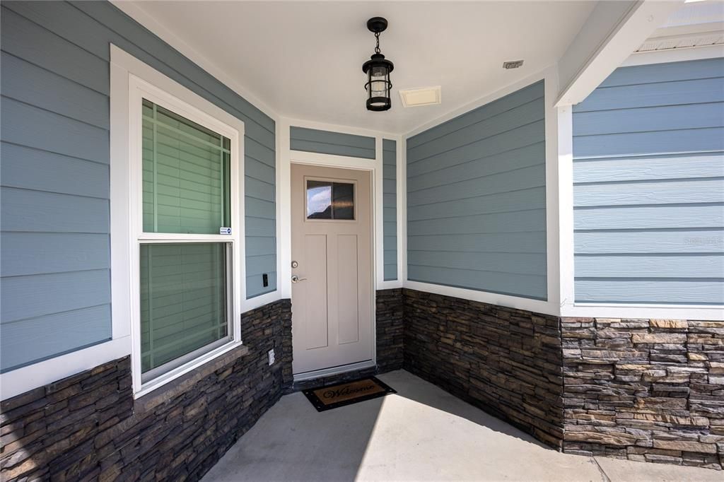 Active With Contract: $289,900 (2 beds, 2 baths, 1269 Square Feet)