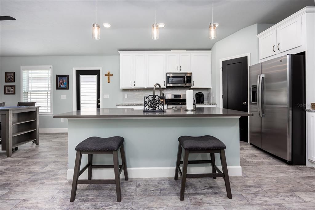 Active With Contract: $289,900 (2 beds, 2 baths, 1269 Square Feet)