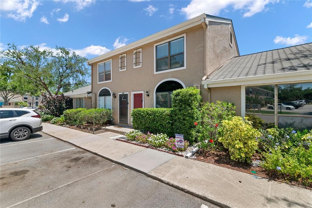 Recently Sold: $249,500 (2 beds, 1 baths, 1088 Square Feet)