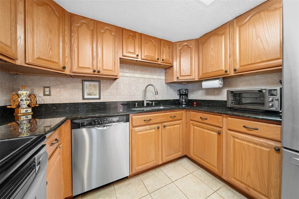 Recently Sold: $139,900 (2 beds, 1 baths, 1031 Square Feet)