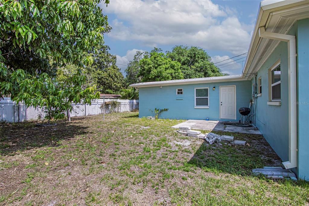 Active With Contract: $410,000 (3 beds, 2 baths, 1940 Square Feet)