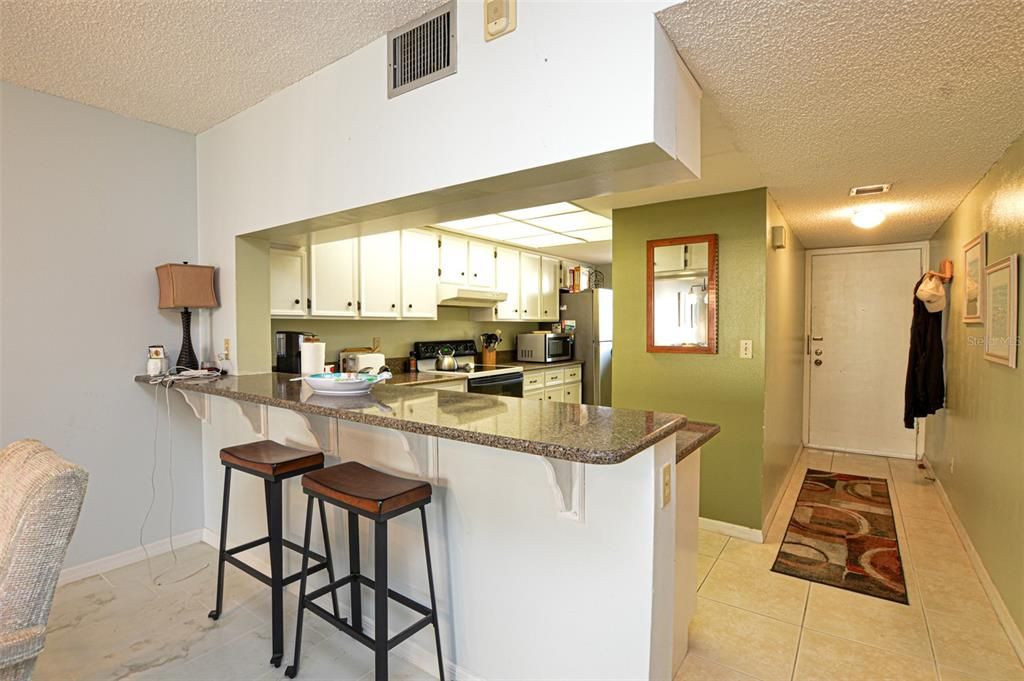 For Sale: $309,900 (1 beds, 1 baths, 888 Square Feet)