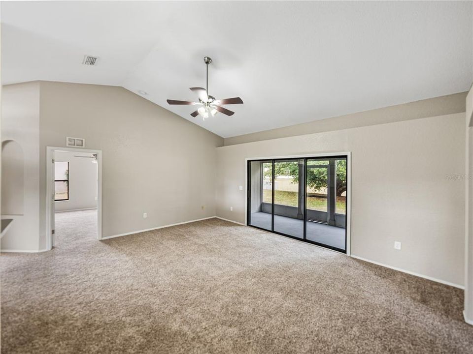 Active With Contract: $304,900 (3 beds, 2 baths, 1650 Square Feet)