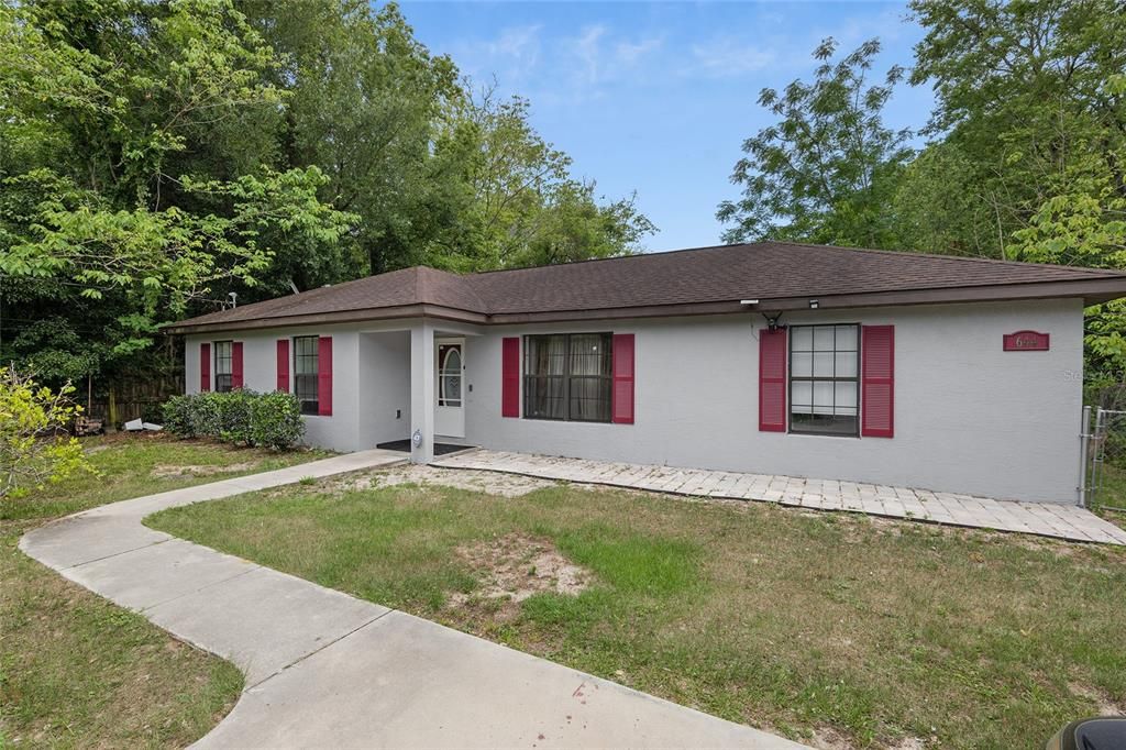 For Sale: $239,900 (4 beds, 2 baths, 1504 Square Feet)